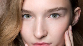 Când să începeți rutina de îngrijire a pielii anti-îmbătrânire